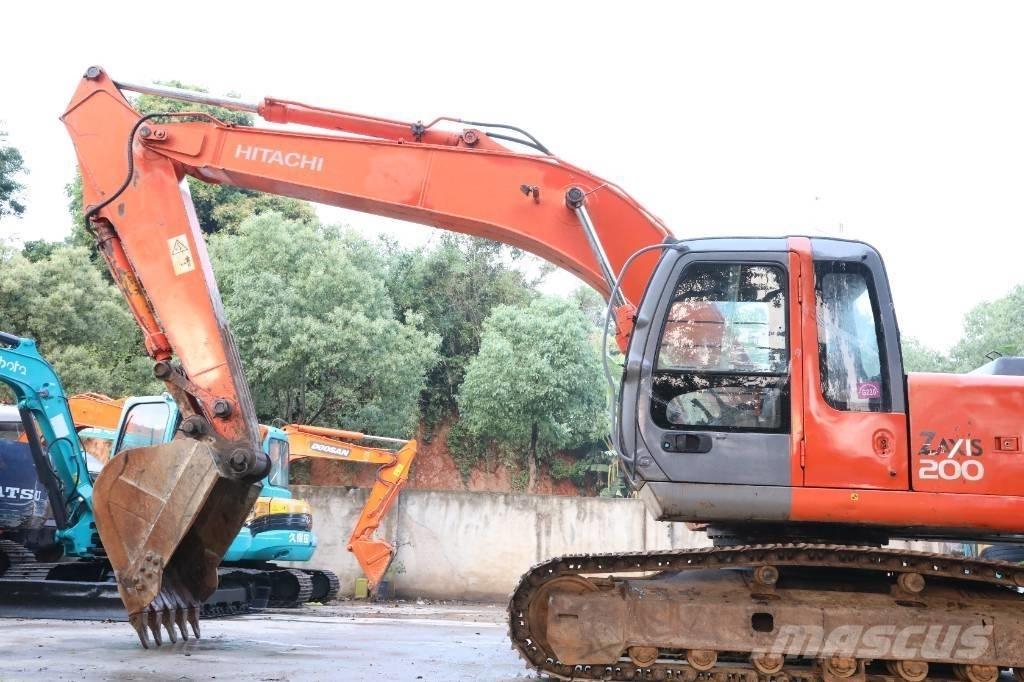 Hitachi ZX 200 LC-3 대형 굴삭기 29톤 이상