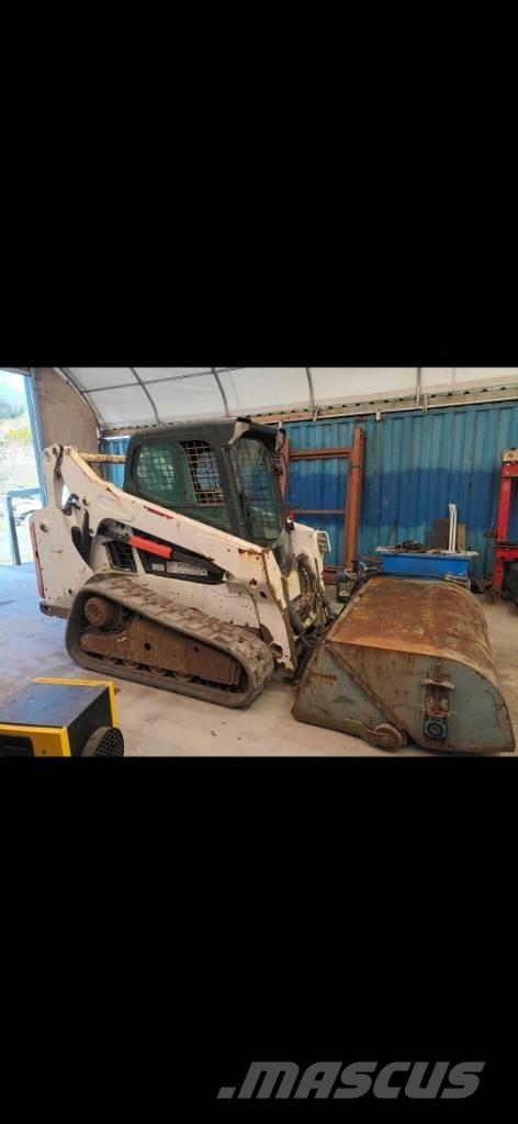Bobcat T 590  스키드로더