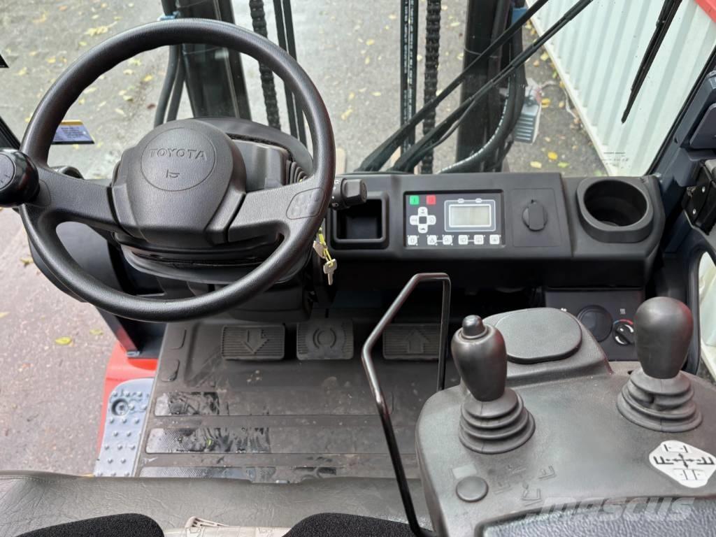 Toyota 8 FBMT 30 전동 지게차