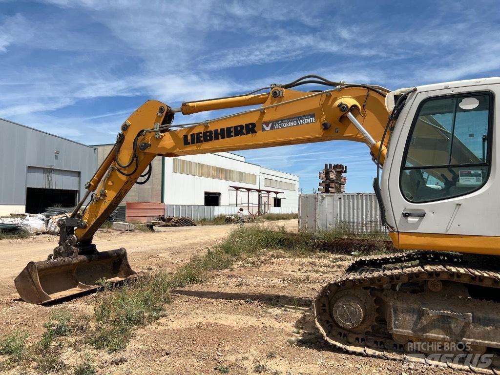 Liebherr 914 C 대형 굴삭기 29톤 이상