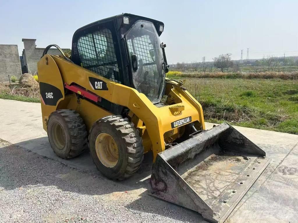 CAT 246 C  스키드로더