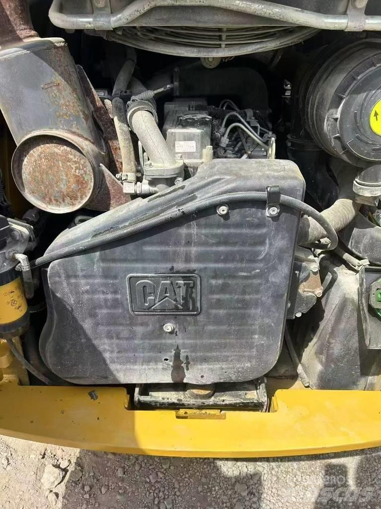 CAT 246 C  스키드로더