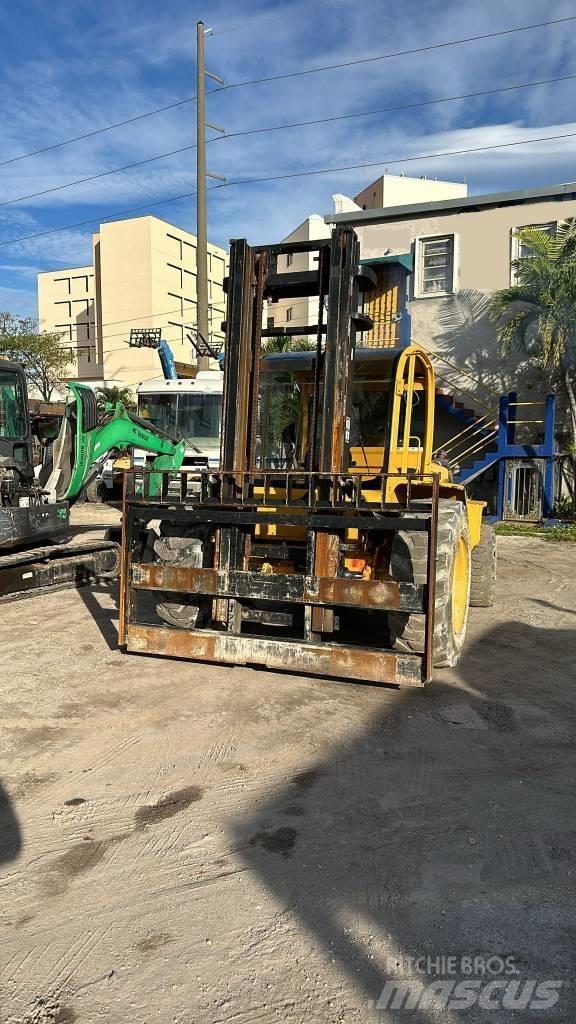 JCB S120 험지용 트럭