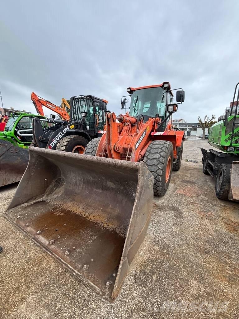 Doosan DL 250  휠로우더