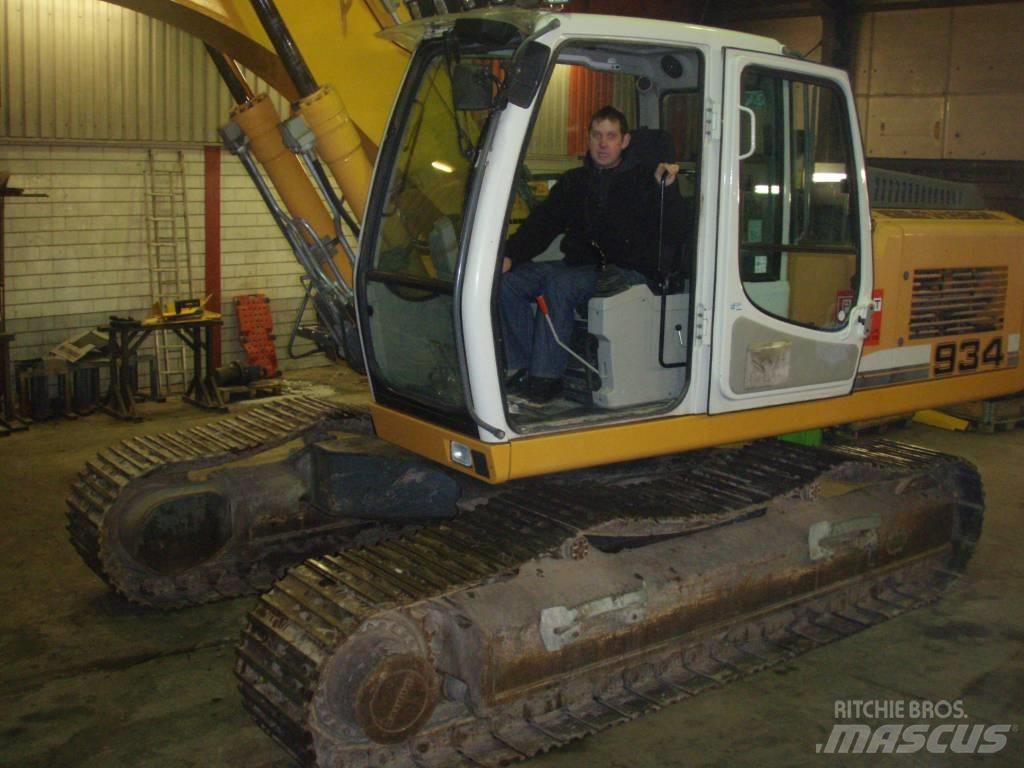 Liebherr 934 대형 굴삭기 29톤 이상