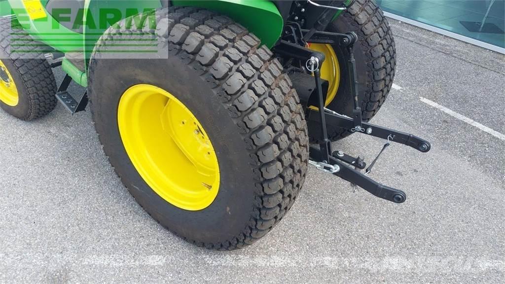 John Deere 3025E 트랙터