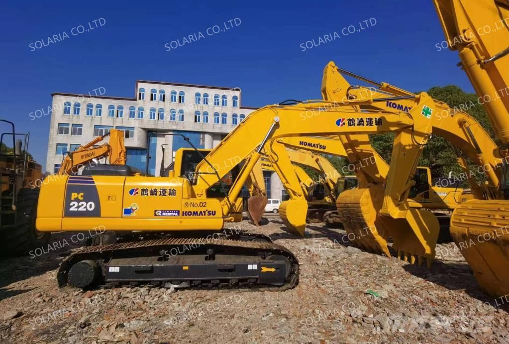 Komatsu PC 220-8 대형 굴삭기 29톤 이상