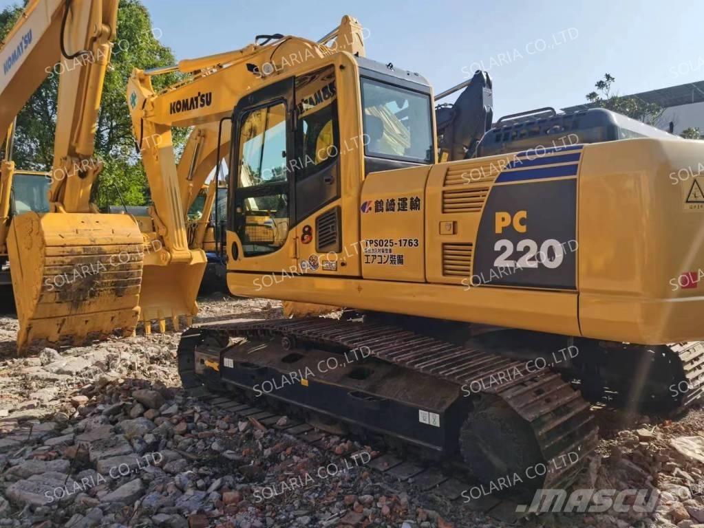 Komatsu PC 220-8 대형 굴삭기 29톤 이상