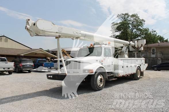 Altec AM900 트럭 탑재 고소작업대