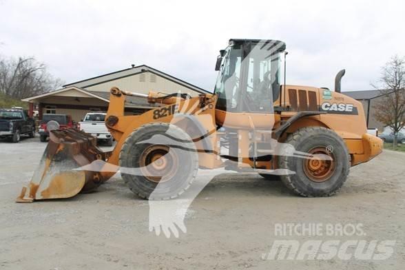 CASE 821E  휠로우더