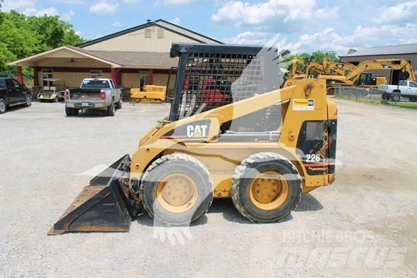 CAT 226  스키드로더
