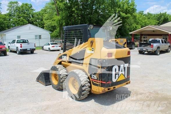 CAT 226  스키드로더