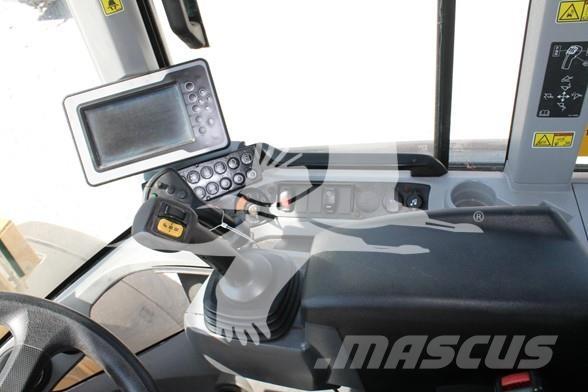 CAT 938M  휠로우더