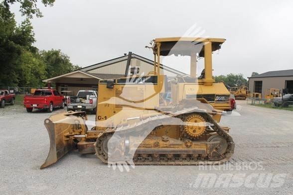 CAT D5M XL 크롤러 도저