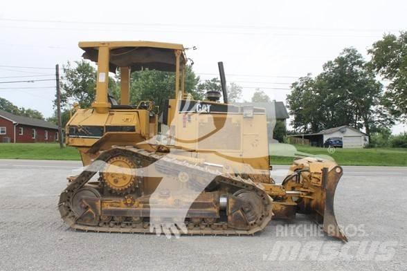 CAT D5M XL 크롤러 도저