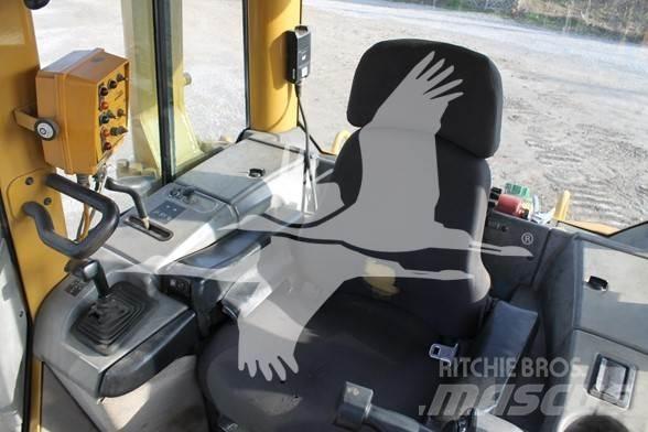 CAT D6N XL 크롤러 도저