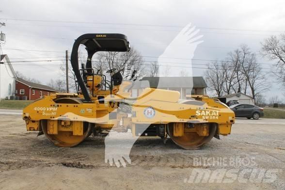 Sakai SW884 싱글 드럼 롤러