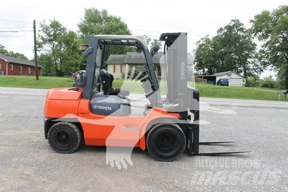 Toyota 7FGU35 디젤 지게차