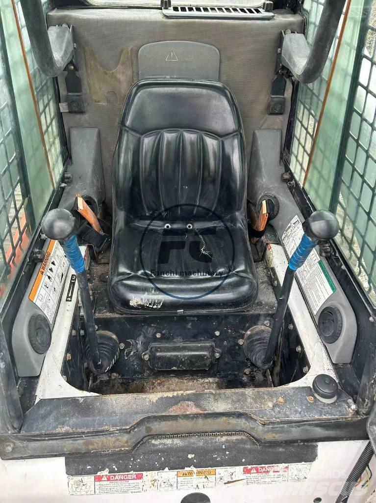 Bobcat S 330  스키드로더