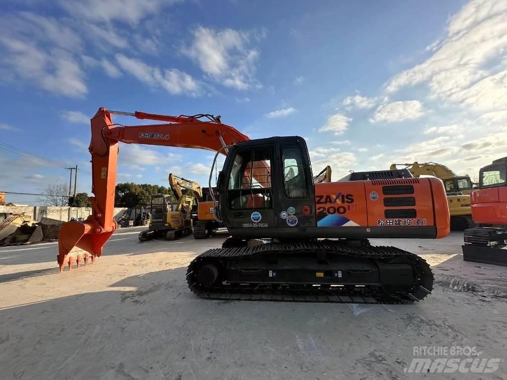Hitachi ZX 200 소형 굴삭기 7톤 미만