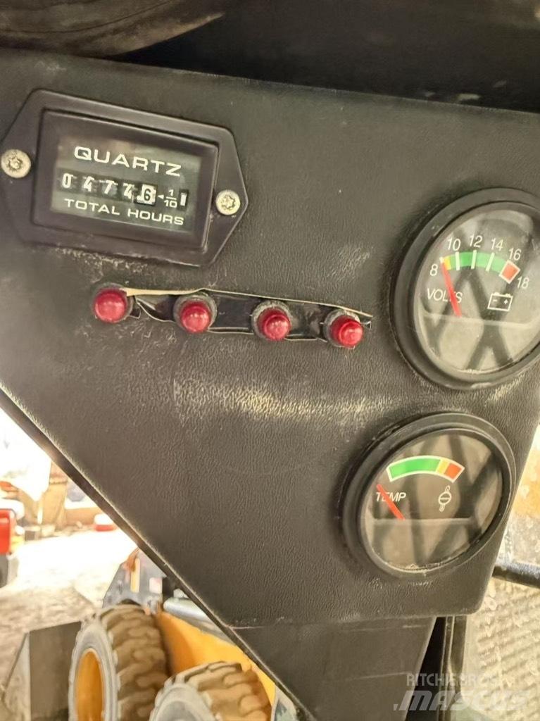 Bobcat S 70  스키드로더