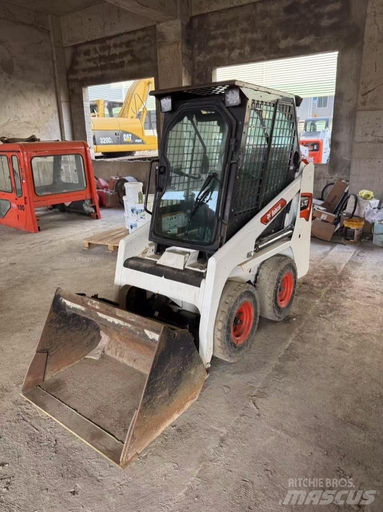 Bobcat S 70  스키드로더