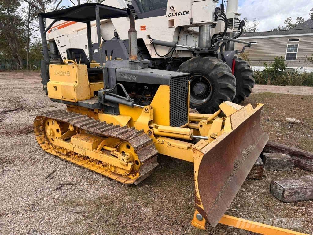 Komatsu D 21 P-5 크롤러 도저