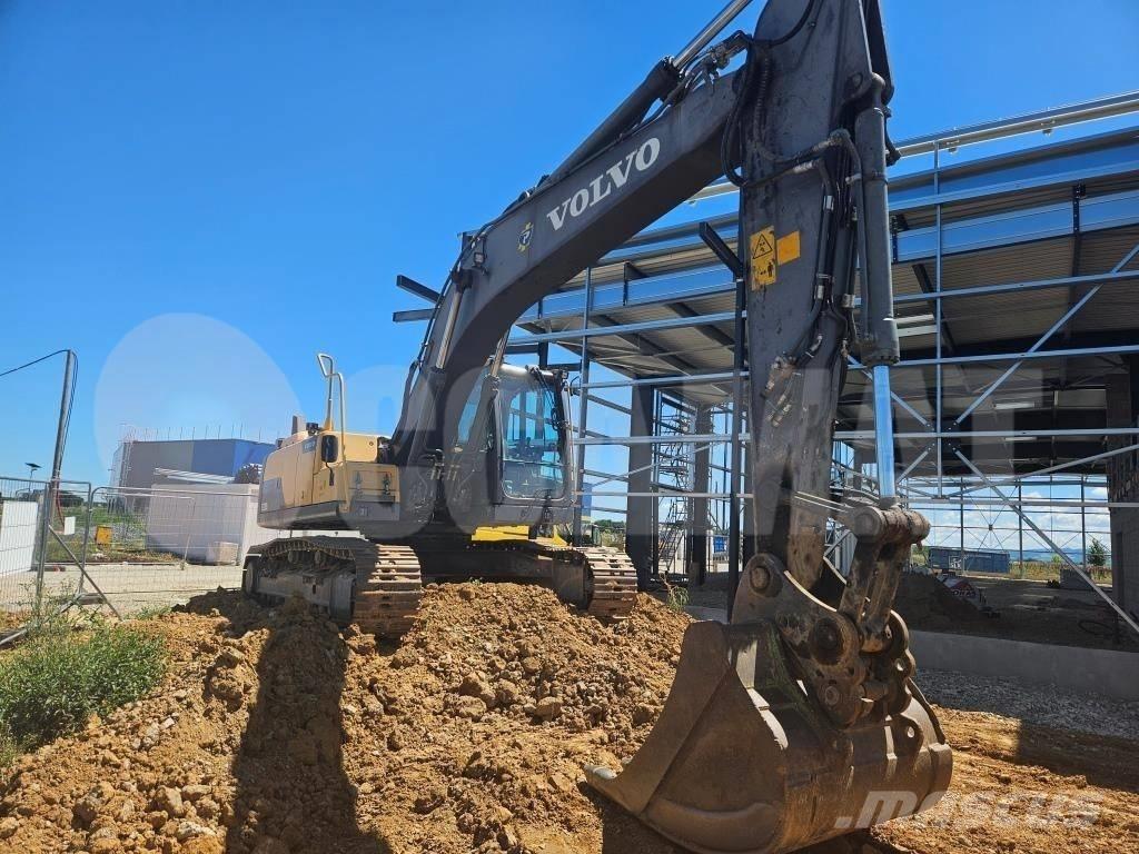 Volvo EC 220 DL 대형 굴삭기 29톤 이상