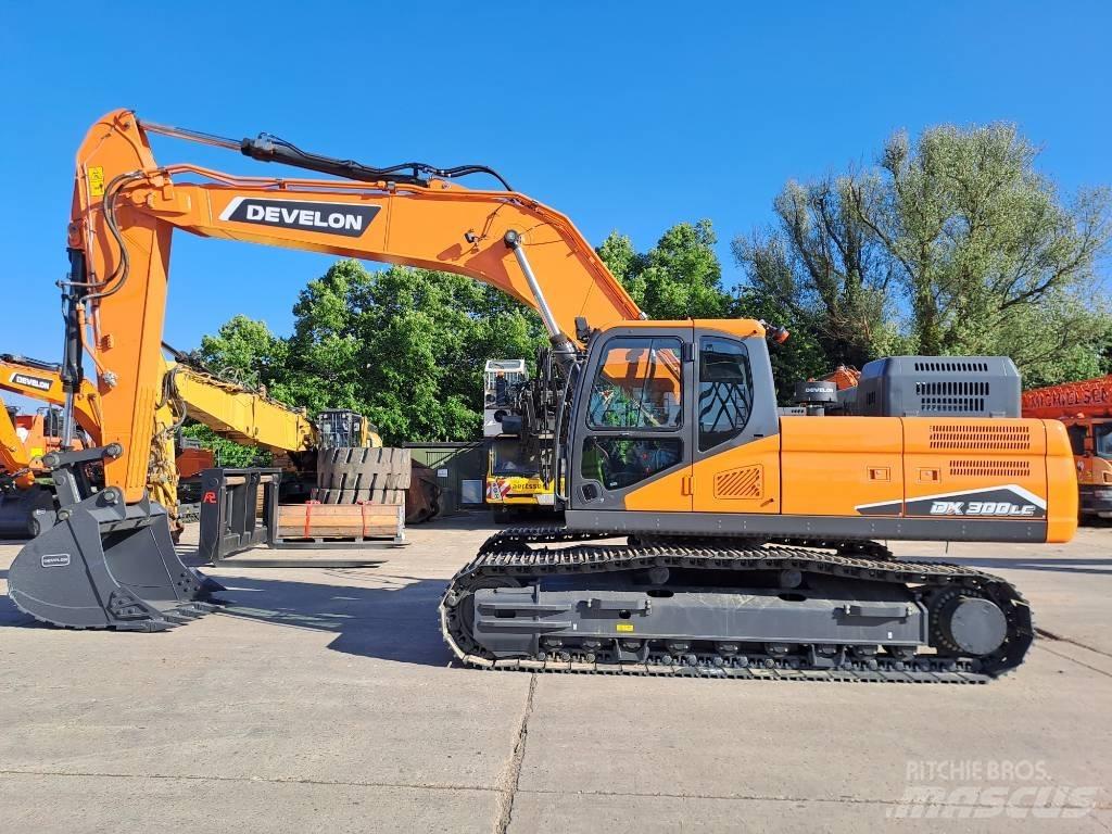 Develon DX300LC-7M 대형 굴삭기 29톤 이상