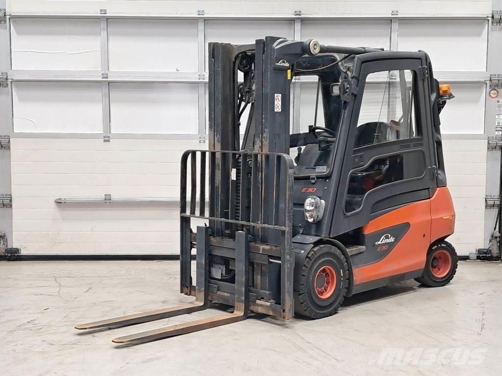 Linde E30-01 전동 지게차