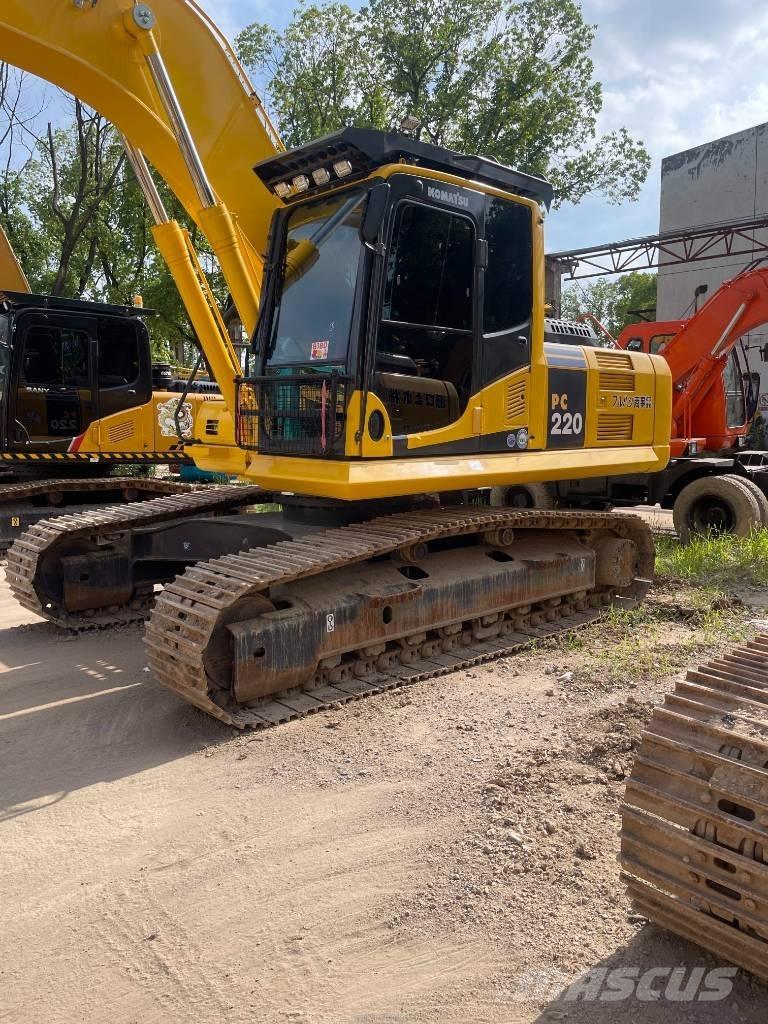 Komatsu PC 220-8 대형 굴삭기 29톤 이상