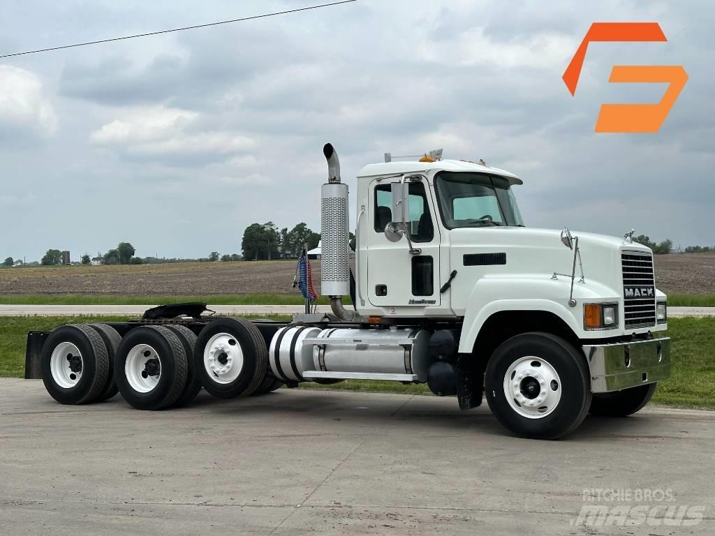 Mack CHN 613 트랙터 유닛