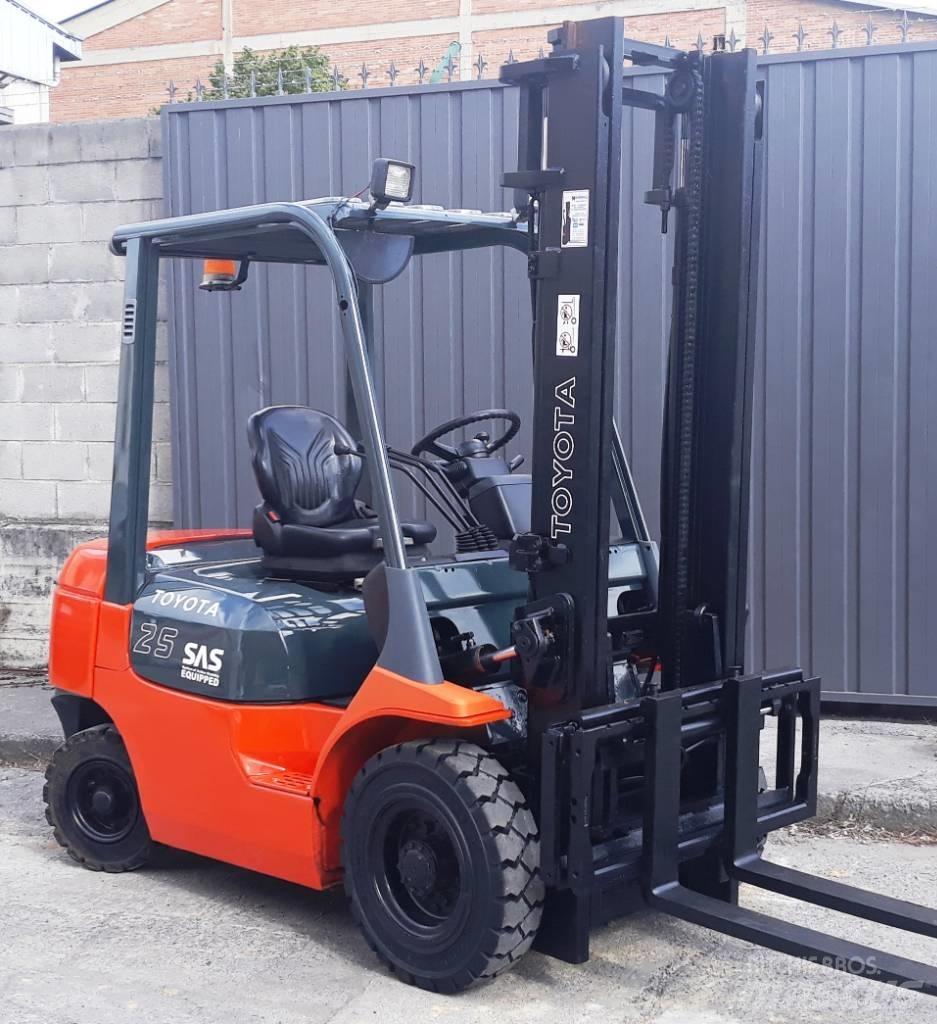 Toyota 02 7 FDF 25 디젤 지게차