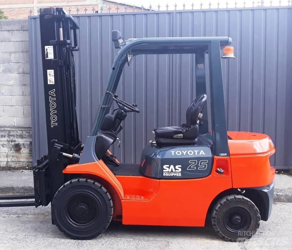 Toyota 02 7 FDF 25 디젤 지게차