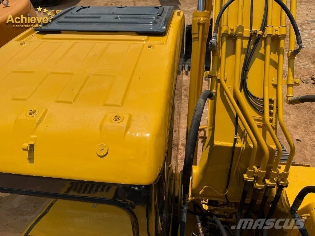 Komatsu PC 220 대형 굴삭기 29톤 이상