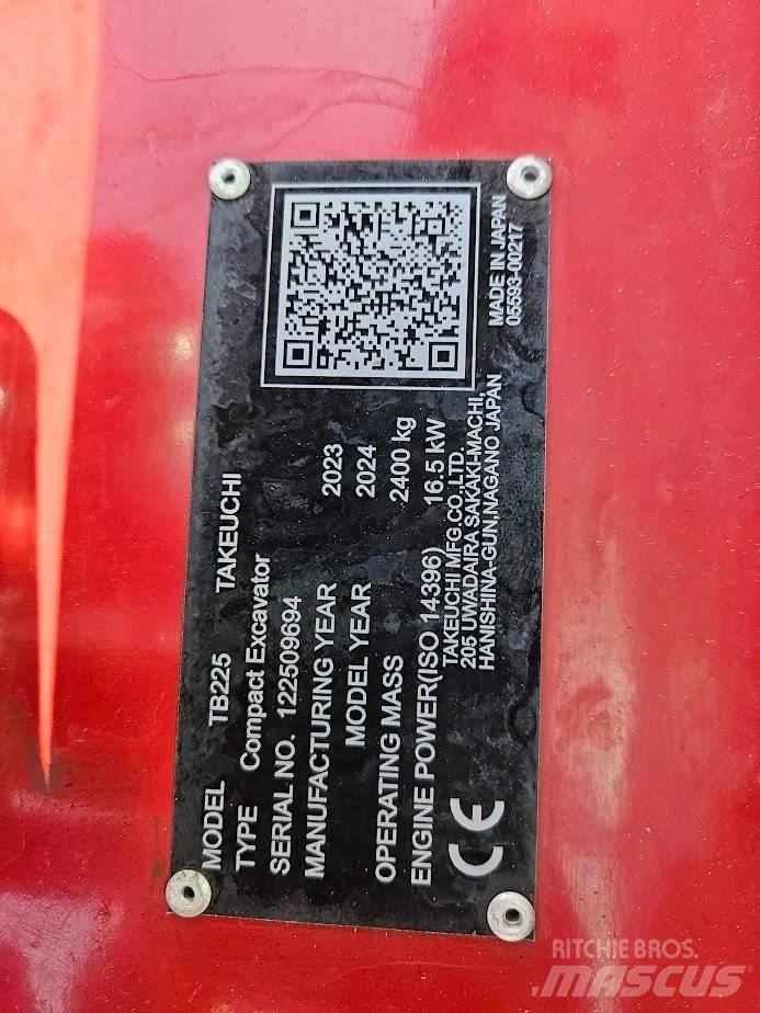 Takeuchi TB225 V0 소형 굴삭기 7톤 미만