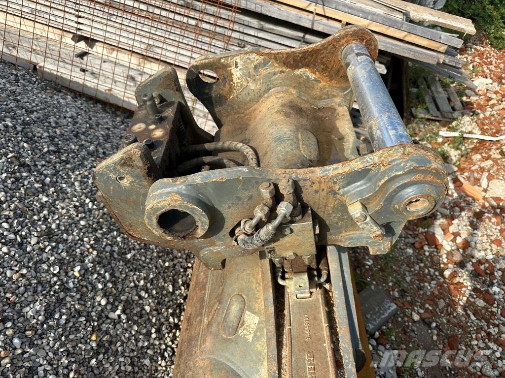 Liebherr R 922 대형 굴삭기 29톤 이상