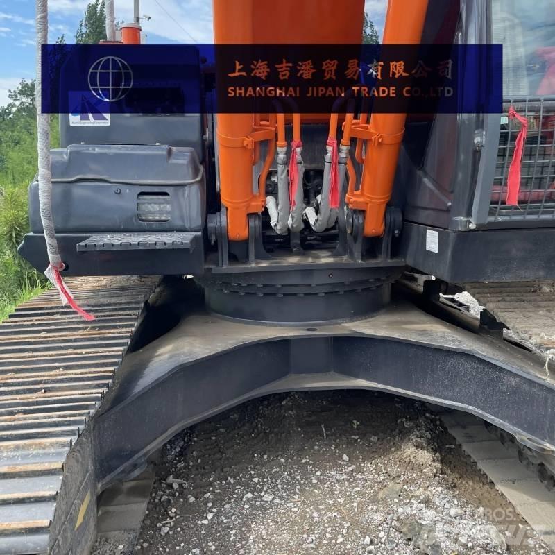 Hitachi ZX 210 대형 굴삭기 29톤 이상