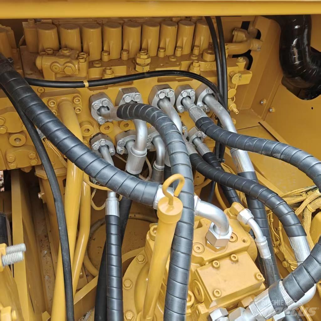 CAT 320 대형 굴삭기 29톤 이상