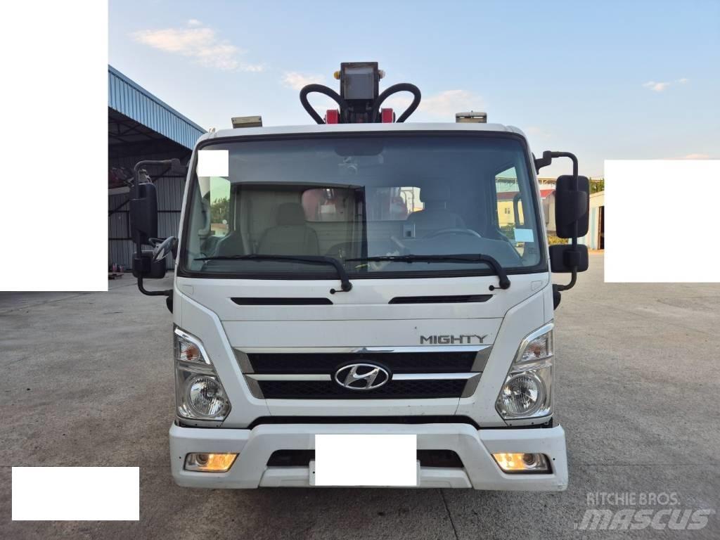 Horyong SKY300 트럭 탑재 고소작업대