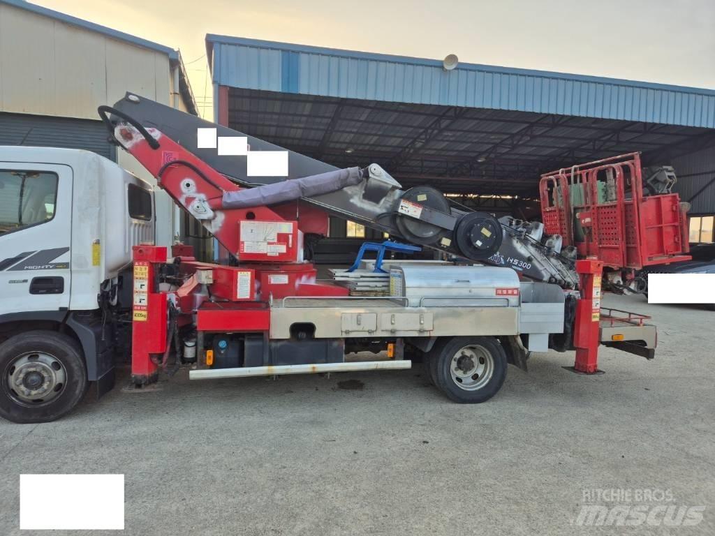 Horyong SKY300 트럭 탑재 고소작업대