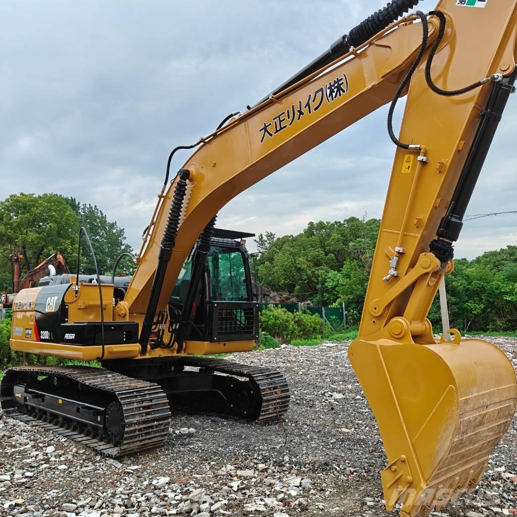 CAT 320 D L 대형 굴삭기 29톤 이상