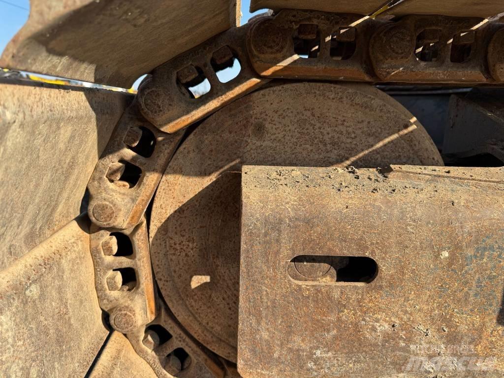 Komatsu PC 138 대형 굴삭기 29톤 이상