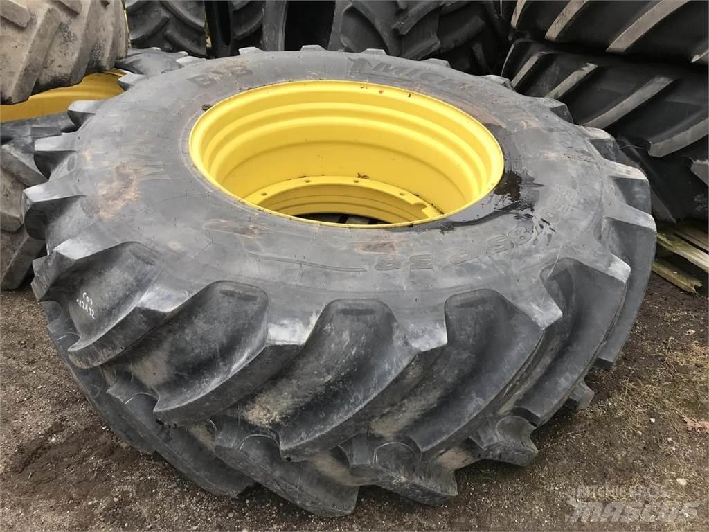 Michelin 650/85R38 타이어, 휠 및 림