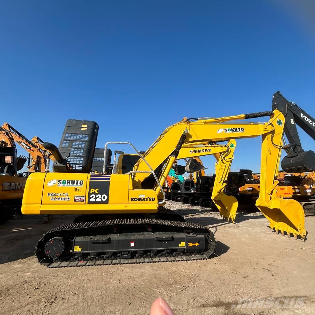 Komatsu PC 220 대형 굴삭기 29톤 이상