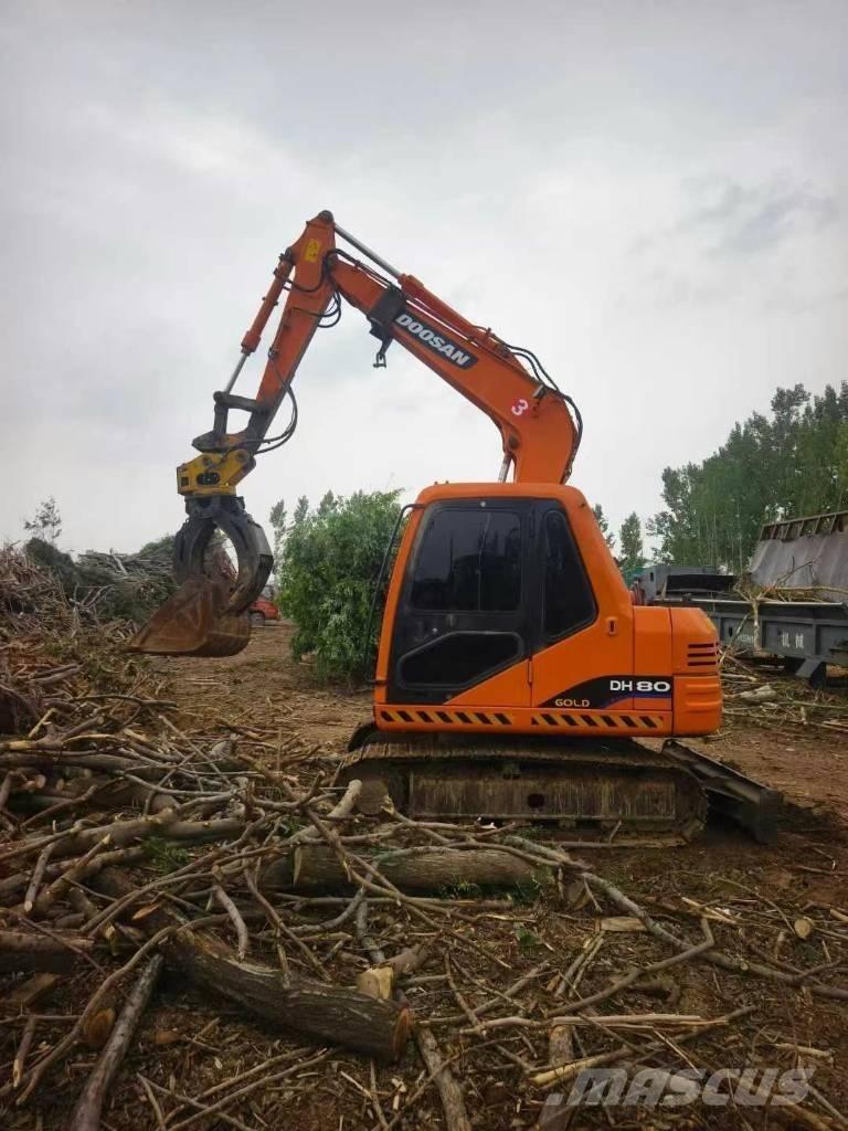 Doosan DH 80 중형굴삭기 7톤-28톤