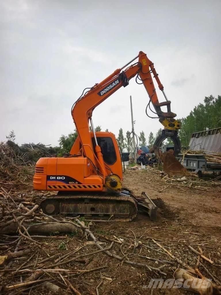 Doosan DH 80 중형굴삭기 7톤-28톤