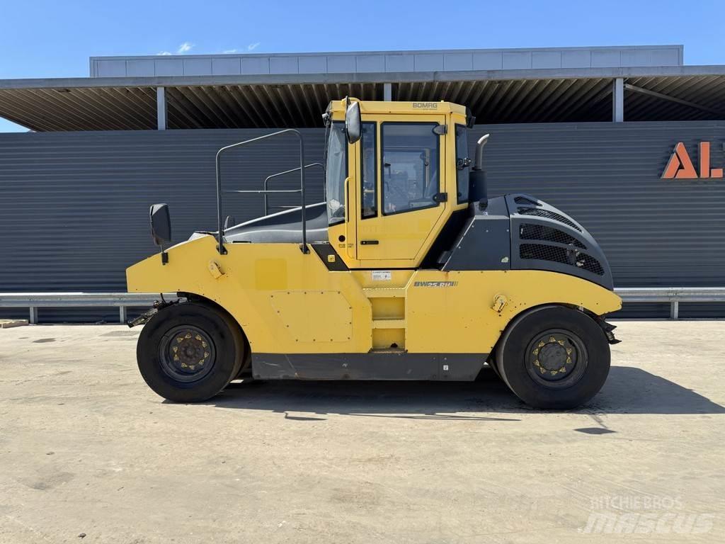 Bomag BW 25 RH 공기 타이어 롤러