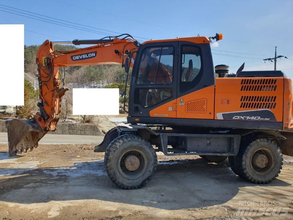 Doosan DX 140 W-5  휠 굴삭기