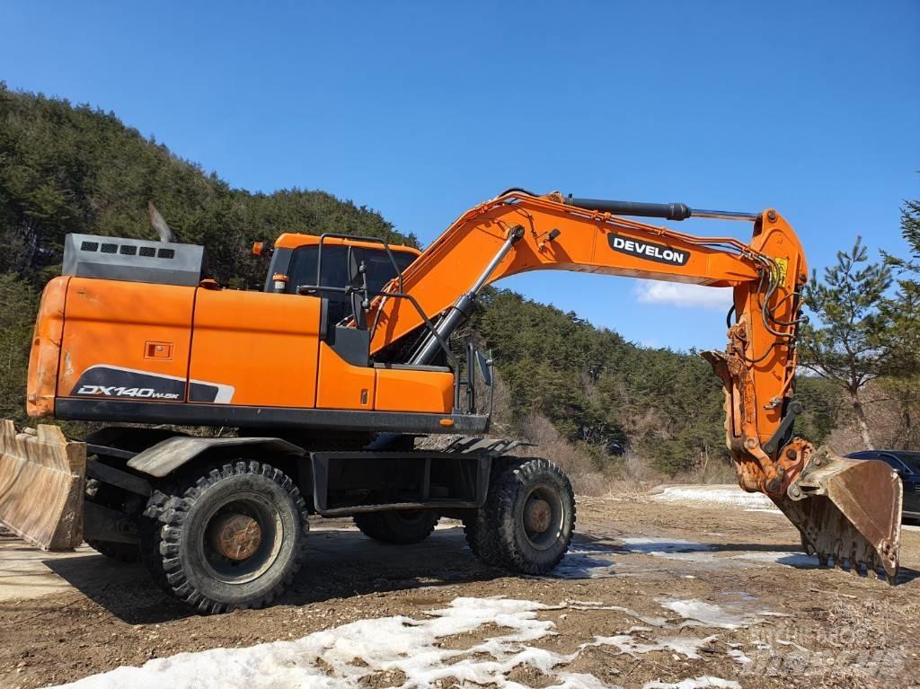 Doosan DX 140 W-5  휠 굴삭기